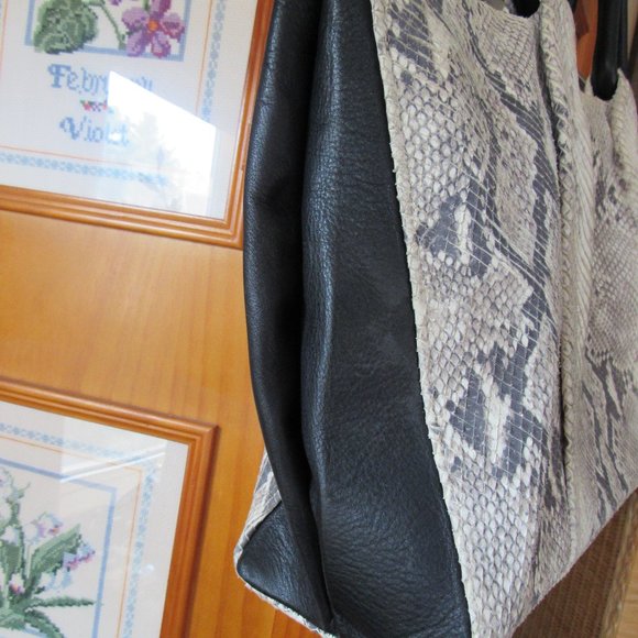 RENATO ANGI Python Print  Bag  - Made in Italy - Picture 4 of 13